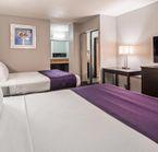 Guest room with 2 beds