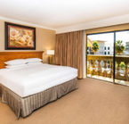 Hilton Phoenix Resort at the Peak, king room