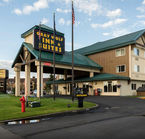 Gray Wolf Inn & Suites