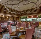 Little America Hotel - Restaurant Lucky H Grille