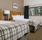 Guest room with 2 queen beds