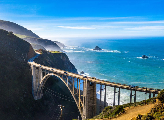 The legendary Bixby Bridge on the Californian coast