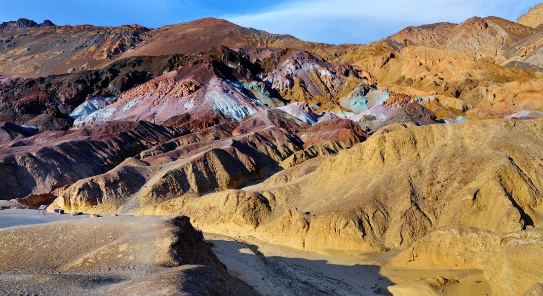 shutterstock_497759029 @MNStudio Vue sur les parois multicolores d'Artist Palette dans le parc de la Death Valley