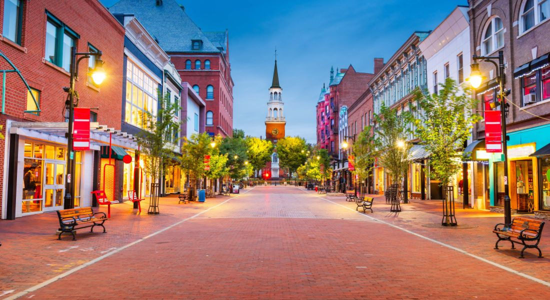 Burlington Vermont Rue principale de Burlington dans le Vermont au coucher du soleil