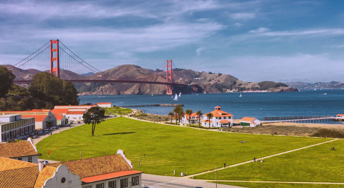 Parc Crissy Field à San Francisco Le Golden Gate Bridge vu depuis le parc Crissy Field à San Francisco