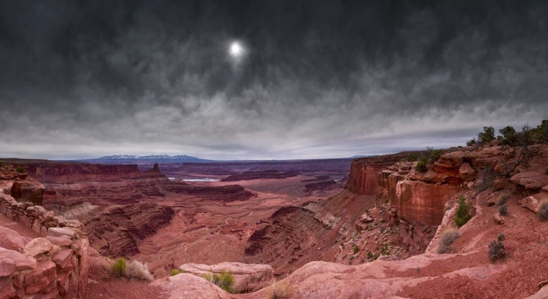 Dead Horse Point Utah Vue sur Dead Horse Point sous un ciel orageux