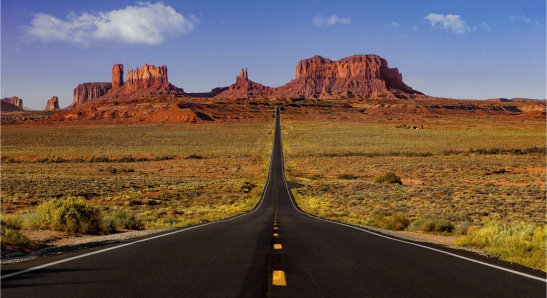 Shutterstock_731019493 @ jdross75 Iconic view of Monument Valley from the road