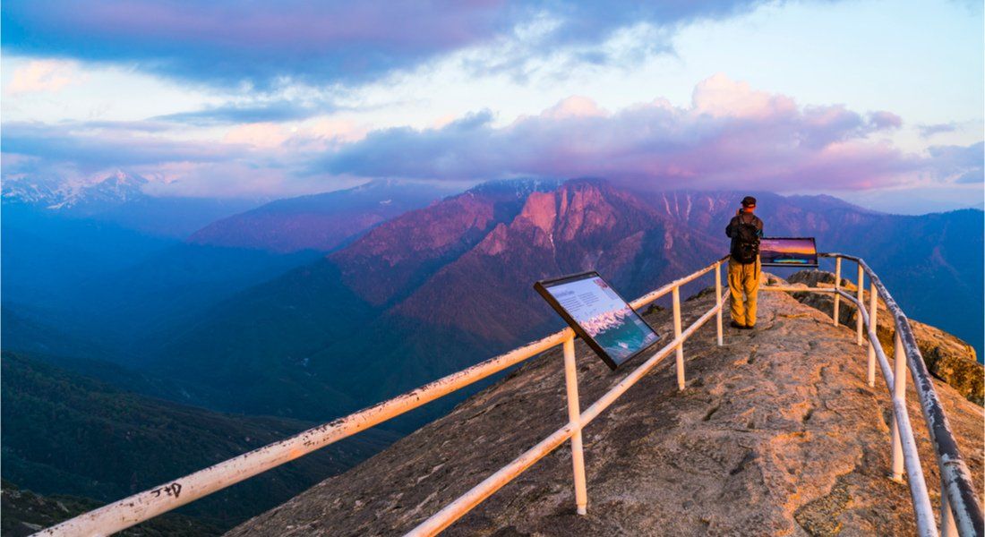 @Checubus - shutterstock_1137847133 Moro Rock at sunset