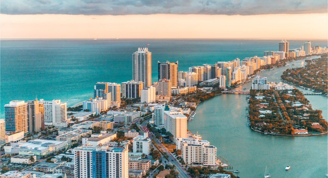 @pisaphotography - shutterstock_529025026 vue aérienne de south beach à Miami