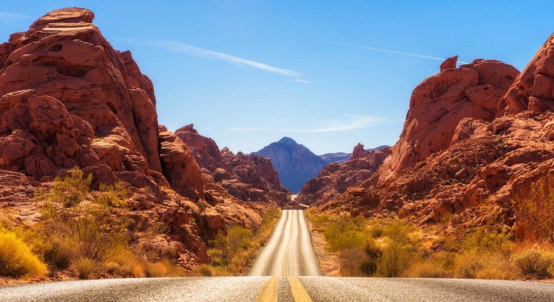 Route qui traverse la Vallée de Feu