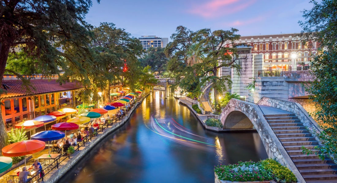 River Walk, San Antonio River Walk de San Antonio à la nuit tombée