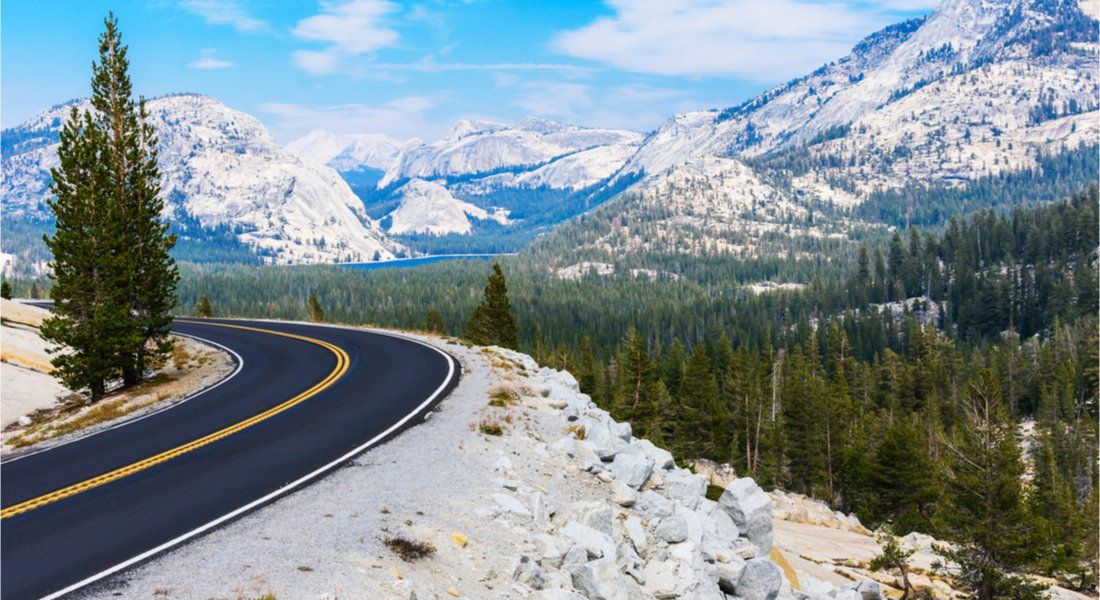 @Michael Vi - shutterstock_1972143752 View of Tioga Road in Yosemite