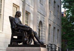 Statue de John Harvard, Cambridge 